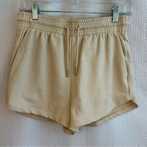 H&M Women’s Tan Shorts Size: Medium
